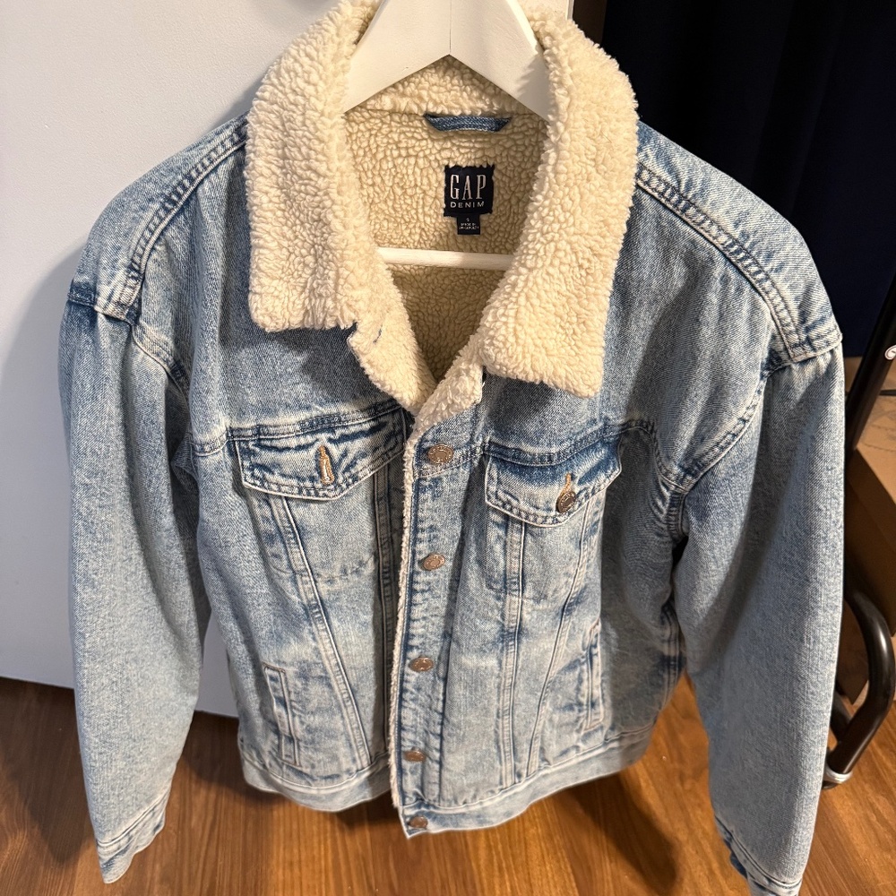 Gap Sherpa denim jacket